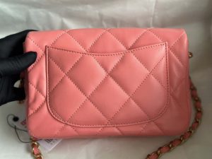 chanel as3986 small flap bag lambskin plexi gold tone meta pink 004 luxibags.ru .jpg