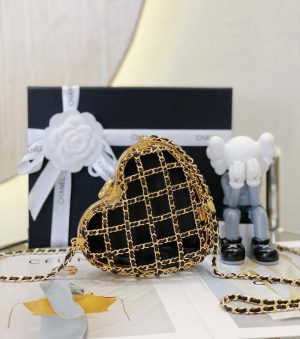 chanel as4027 heart minaudiere lambskin black 001 luxibags.ru .jpg