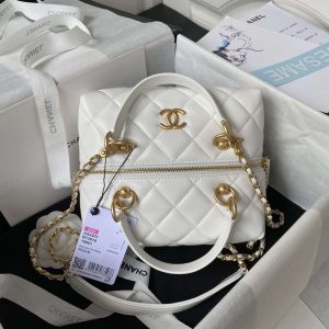 chanel as4201 bag with top handle lambskin white 01 luxibags.ru .jpg