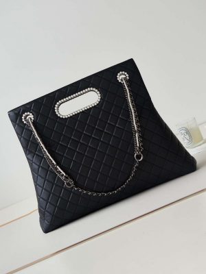 chanel as4223 large shopping bag aged shiny lambskin crystal pearls black metal black 005 luxibags.ru .jpg