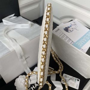 chanel as4368 large hobo bag shiny crumpled lambskin gold tone metal white 005 luxibags.ru .jpg