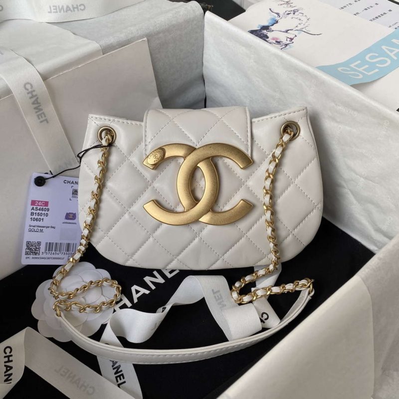 chanel as4609 small messenger bag lambskin white 001 luxibags.ru .jpg