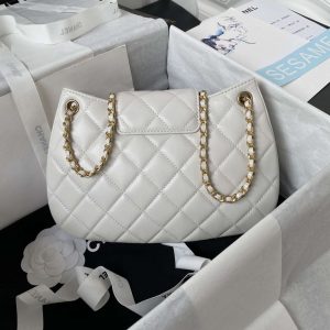 chanel as4610 messenger bag lambskin white 002 luxibags.ru .jpg