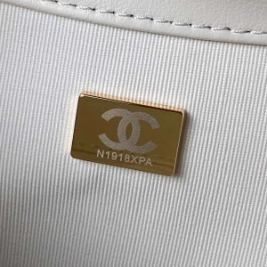 chanel as4610 messenger bag lambskin white 009 luxibags.ru .jpg