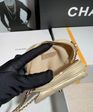 chanelap2784heartclutchwithchainlambskingold tonemetal 09 luxibags.ru .jpg