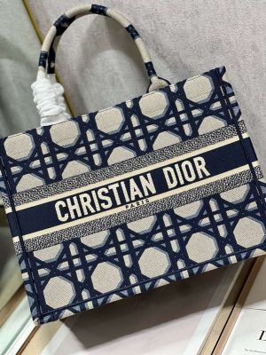 dior book tote m1296 medium beige and blue macrocannage embroidery m0080 004 luxibags.ru .jpg