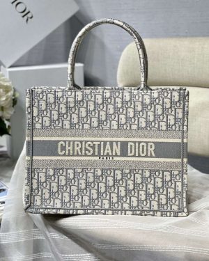 dior book tote m1296 medium beige dior oblique embroidery m0082 001 luxibags.ru .jpg