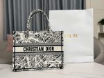 dior book tote m1296 medium dior black and white plan de paris embroidery 001 luxibags.ru .jpg