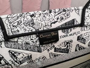 dior book tote m1296 medium dior black and white plan de paris embroidery 009 luxibags.ru .jpg