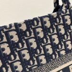 dior book tote m1296 medium ecru and blue dior oblique embroidery 003 luxibags.ru .jpg