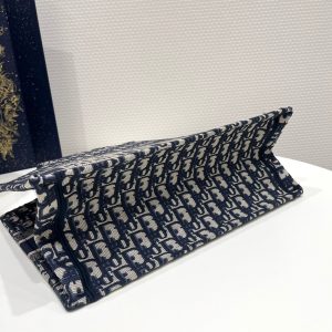 dior book tote m1296 medium ecru and blue dior oblique embroidery 008 luxibags.ru .jpg