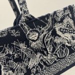 dior book tote m1296 medium ecru and blue toile de jouy embroidery 004 luxibags.ru .jpg