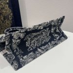 dior book tote m1296 medium ecru and blue toile de jouy embroidery 008 luxibags.ru .jpg
