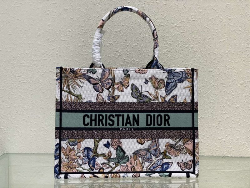 dior book tote m1296 medium latte multicolor dior jardin dhiver embroidery m0083 001 luxibags.ru .jpg