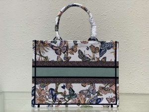 dior book tote m1296 medium latte multicolor dior jardin dhiver embroidery m0083 004 luxibags.ru .jpg