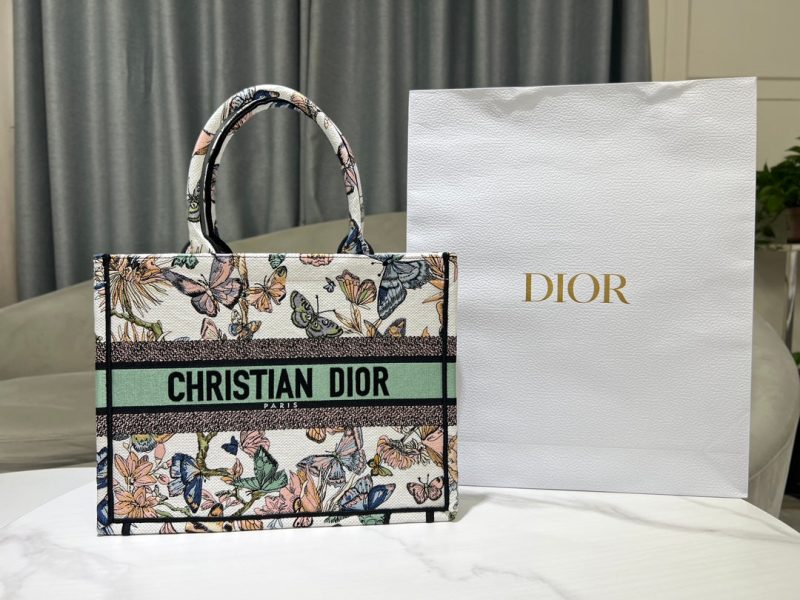 dior book tote m1296 medium latte multicolor dior jardin dhiver embroidery m0083 010 luxibags.ru .jpg