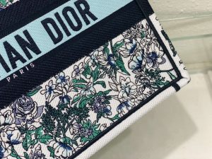 dior book tote m1296 medium latte multicolor dior jardin dhiver embroidery m0083 024 luxibags.ru .jpg