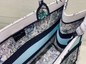 dior book tote m1296 medium latte multicolor dior jardin dhiver embroidery m0083 053 luxibags.ru .jpg