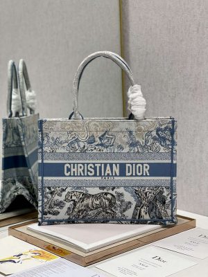 dior book tote m1296 medium toile de jouy embroidery m0075 001 luxibags.ru .jpg