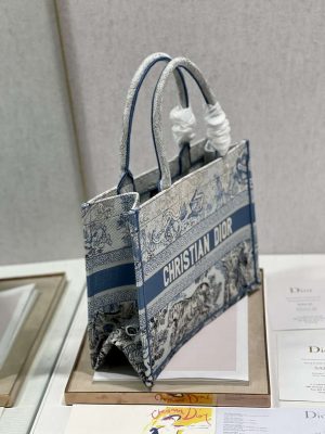 dior book tote m1296 medium toile de jouy embroidery m0075 005 luxibags.ru .jpg