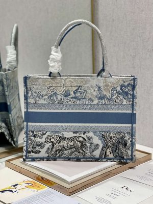 dior book tote m1296 medium toile de jouy embroidery m0075 008 luxibags.ru .jpg