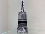 dior book tote m1296 medium toile de jouy embroidery m0076 003 luxibags.ru .jpg