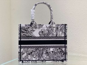 dior book tote m1296 medium toile de jouy embroidery m0076 004 luxibags.ru .jpg