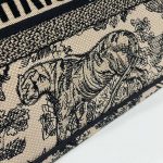 dior book tote m1296 medium toile de jouy embroidery m0077 004 luxibags.ru .jpg