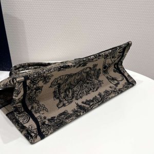 dior book tote m1296 medium toile de jouy embroidery m0077 007 luxibags.ru .jpg