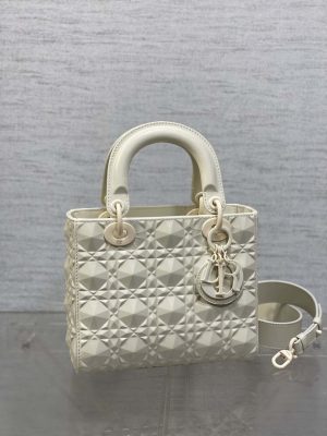 dior m0538 small lady dior bag matte white cannage calfskin with diamond motif 02 luxibags.ru .jpg