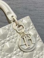 dior m0538 small lady dior bag matte white cannage calfskin with diamond motif 03 luxibags.ru .jpg dior m0538 small lady dior bag matte white cannage calfskin with diamond motif 03 luxibags.ru .jpg