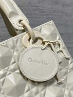 dior m0538 small lady dior bag matte white cannage calfskin with diamond motif 04 luxibags.ru .jpg dior m0538 small lady dior bag matte white cannage calfskin with diamond motif 04 luxibags.ru .jpg