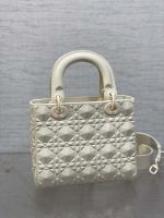 dior m0538 small lady dior bag matte white cannage calfskin with diamond motif 05 luxibags.ru .jpg dior m0538 small lady dior bag matte white cannage calfskin with diamond motif 05 luxibags.ru .jpg
