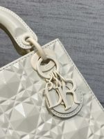 dior m0538 small lady dior bag matte white cannage calfskin with diamond motif 11 luxibags.ru .jpg dior m0538 small lady dior bag matte white cannage calfskin with diamond motif 11 luxibags.ru .jpg