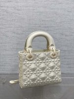 dior m0538 small lady dior bag matte white cannage calfskin with diamond motif 13 luxibags.ru .jpg dior m0538 small lady dior bag matte white cannage calfskin with diamond motif 13 luxibags.ru .jpg