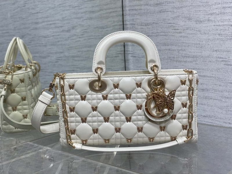 dior m0540 medium lady d joy bag white cannage lambskin with gold finish butterfly studs 01 luxibags.ru .jpg