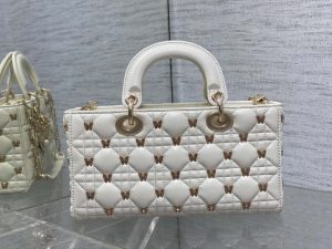 dior m0540 medium lady d joy bag white cannage lambskin with gold finish butterfly studs 08 luxibags.ru .jpg