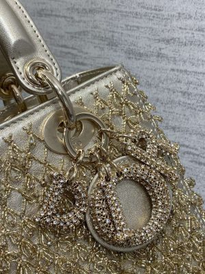 dior m0565 medium lady d life bag beaded crystal pendant embroidered gold 003 luxibags.ru .jpg