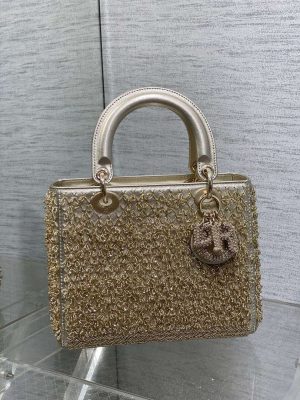 dior m0565 medium lady d life bag beaded crystal pendant embroidered gold 004 luxibags.ru .jpg