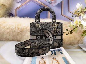 dior m0565 medium lady d lite bag chocolate brown and black toile de jouy embroidery 03 luxibags.ru .jpg