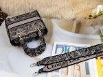 dior m0565 medium lady d lite bag chocolate brown and black toile de jouy embroidery 07 luxibags.ru .jpg