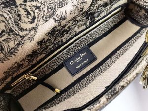 dior m0565 medium lady d lite bag chocolate brown and black toile de jouy embroidery 09 luxibags.ru .jpg