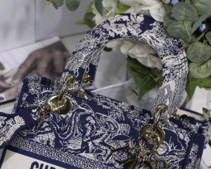 dior m0565 medium lady d lite blue toile de jouy embroidery m1022 05 luxibags.ru .jpg