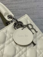dior m0565 medium lady dior bag beige grained cannage calfskin silver 04 luxibags.ru .jpg