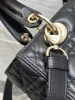 dior m0565 medium lady dior bag black grained cannage calfskin gold 05 luxibags.ru .jpg