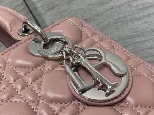 dior m0565 medium lady dior bag blush cannage lambskin silver 03 luxibags.ru .jpg