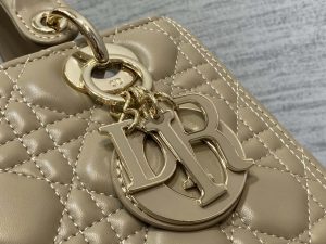 dior m0565 medium lady dior bag milk tea cannage lambskin enamel hardware 03 luxibags.ru .jpg