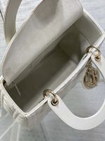 dior m0565 medium lady dior bag white cannage lambskin gold 08 luxibags.ru .jpg