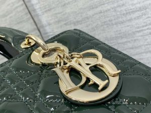 dior m0565 medium lady dior patent cannage calfskin bag dark green 03 luxibags.ru .jpg