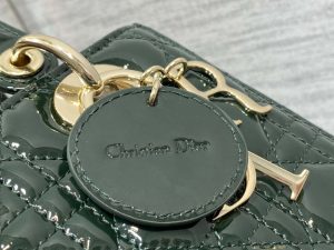 dior m0565 medium lady dior patent cannage calfskin bag dark green 04 luxibags.ru .jpg